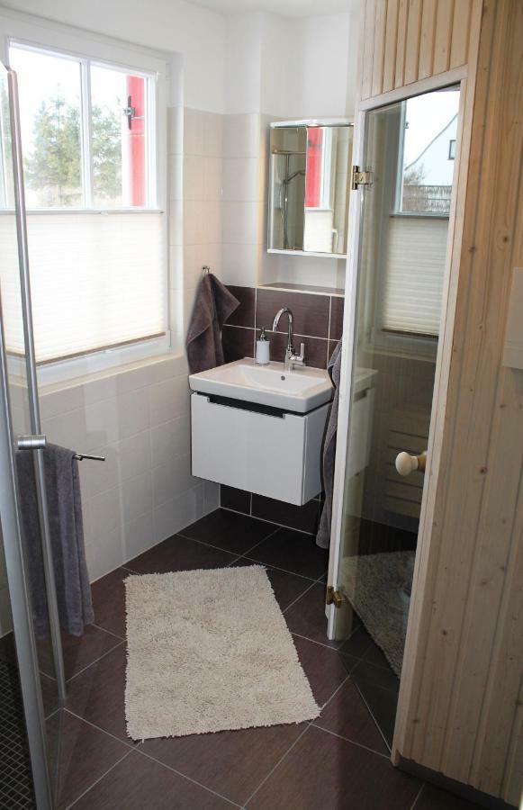 Fischer'S Ferienhaus Ruegen Mit Sauna Und Kamin Ummanz Luaran gambar